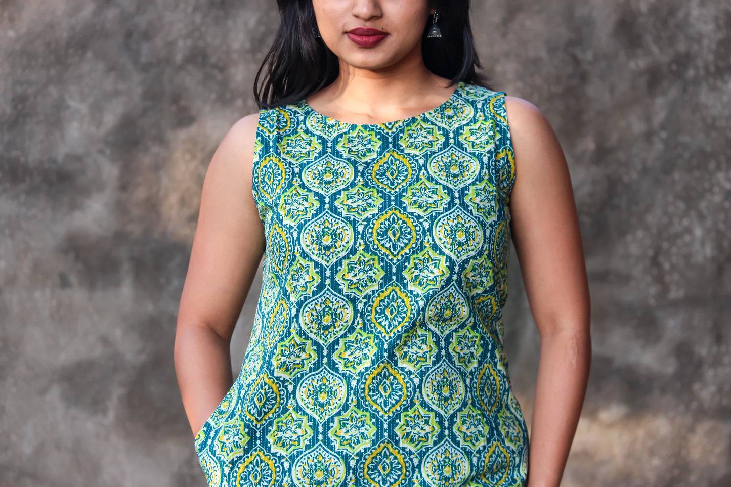 Chiguru Classic Green Khata Cotton Sleeveless Kurta - Bimba Studio 