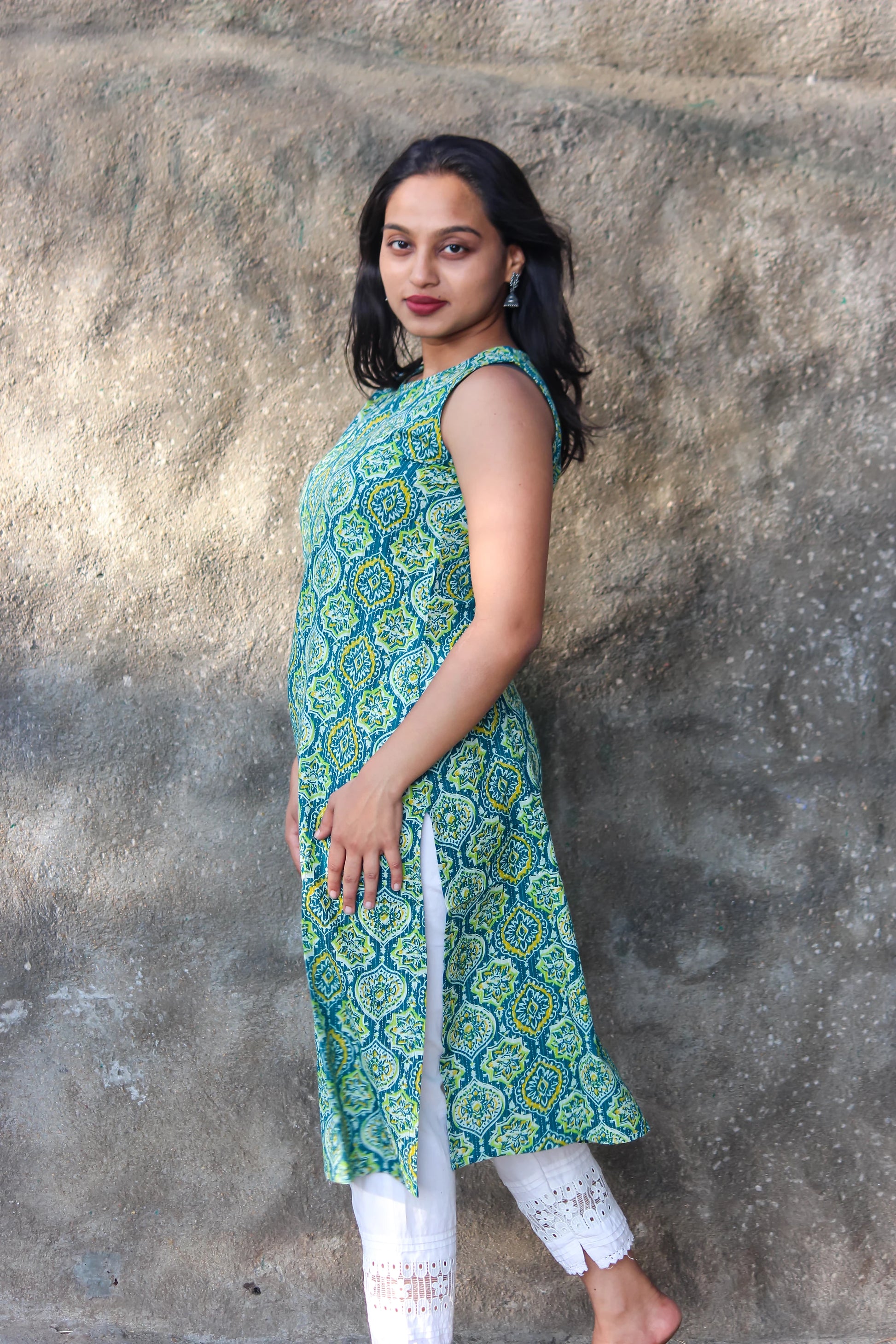 Chiguru Classic Green Khata Cotton Sleeveless Kurta - Bimba Studio 