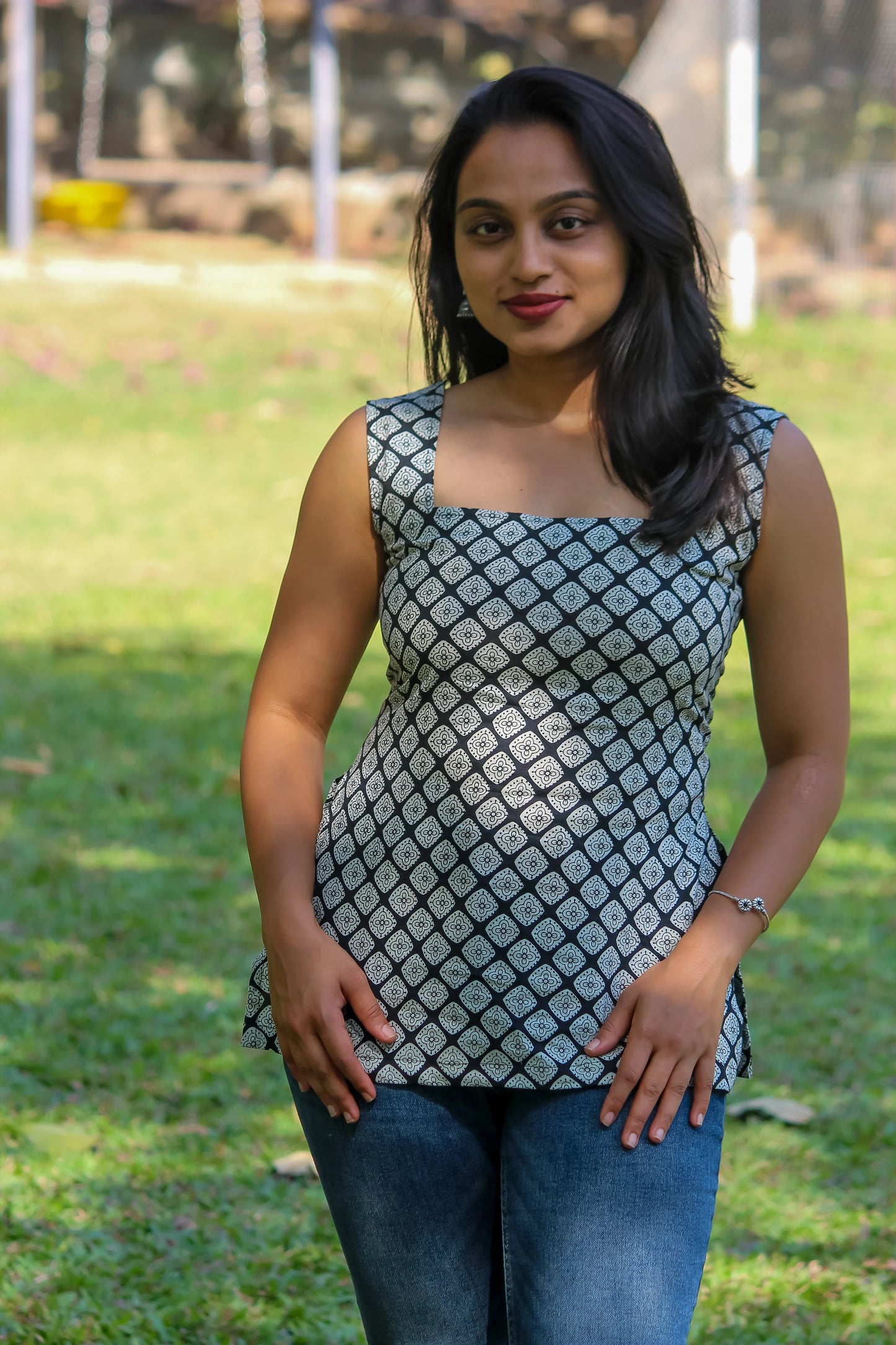 Chitrakari sleeveless printed kurti - Bimba Studio 