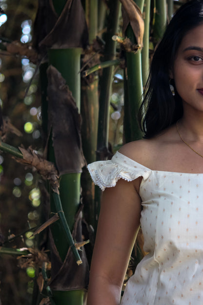 Siri Off white Sleeveless Frills Kurta - Bimba Studio 